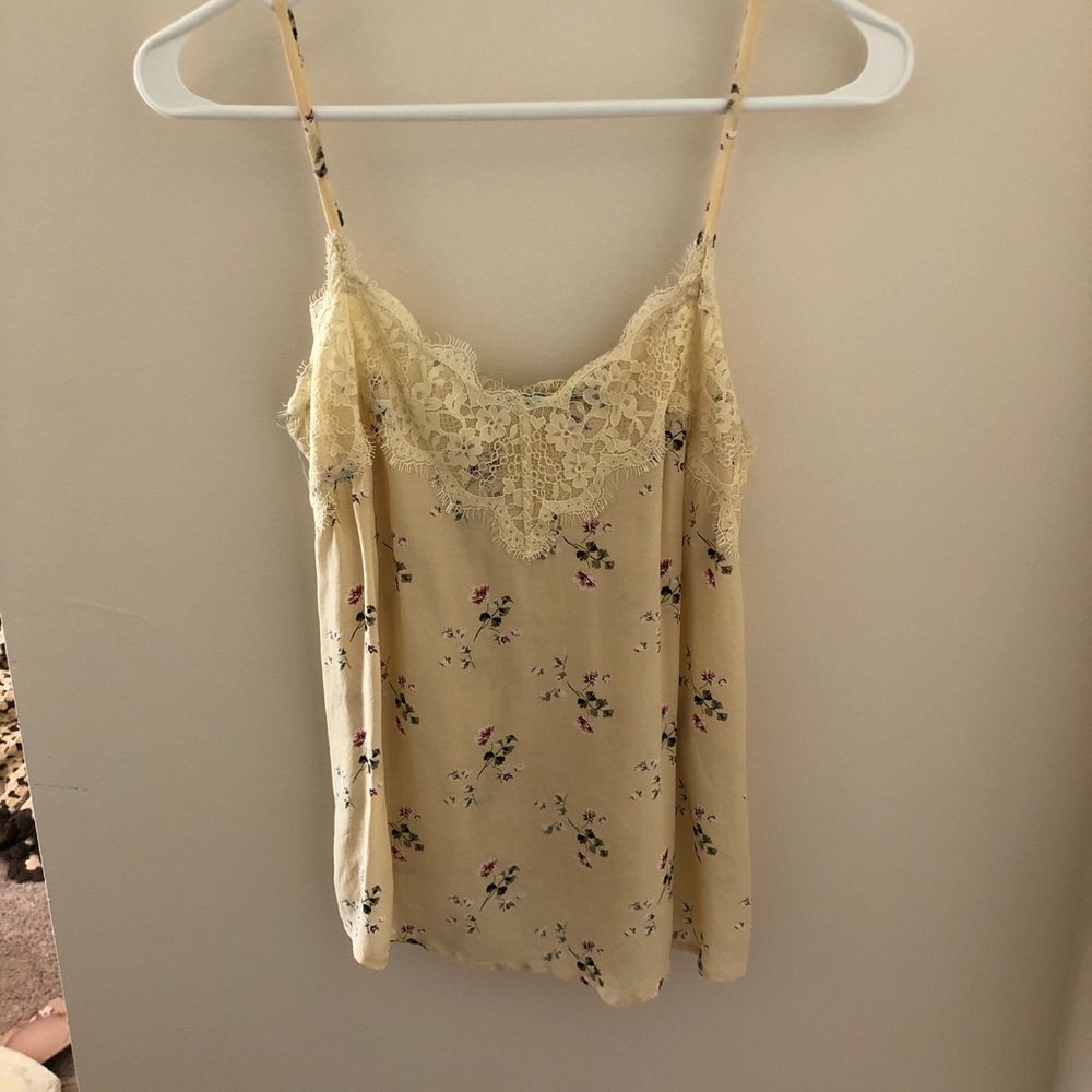 Floral tank✨